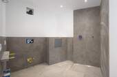 Gäste-WC mit Rainshower Dusche - 