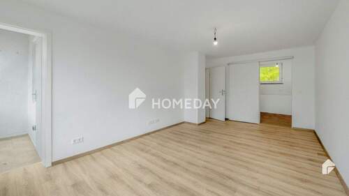 Wohnzimmer 2 - 2 Zimmer Etagenwohnung zum Kaufen in Stuttgart