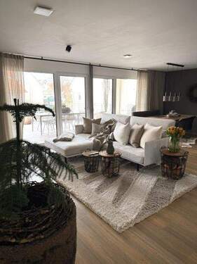 8eb0da9e-c8e5-4300-a243-205ed134f37f.jpeg - 