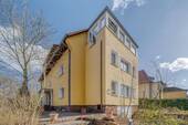 Hausansicht zum Eingang - 