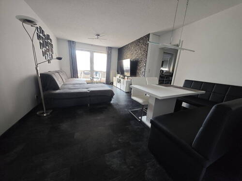 Wohnzimmer mit Essbereich - 'Provisionsfrei: Helle 3-Zimmer-Wohnung in Top-Lage von Neustadt (67433)'