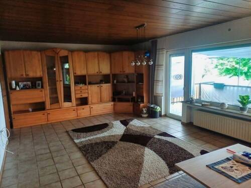 Wohn-/Esszimmer - 