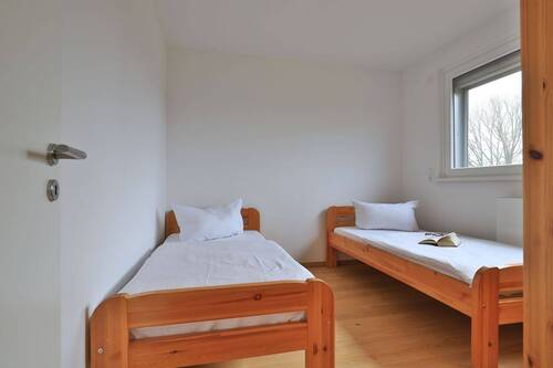Zimmer 2 - 