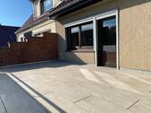 Terrasse mit Zugang zum Wohn-/ Esszimmer - 