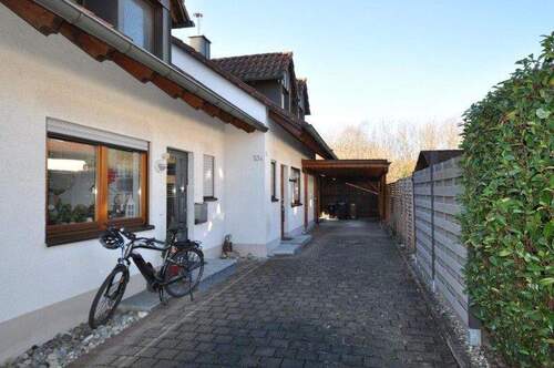 Zufahrt / Carport - 