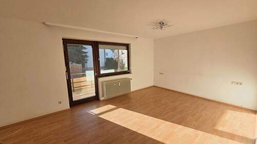 Helles, großes Wohnzimmer - WOW! Neues Zuhause: Helle 3-Zimmer-Wohnung mit großem Sonnenbalkon & Stellplatz *PROVISIONSFREI*