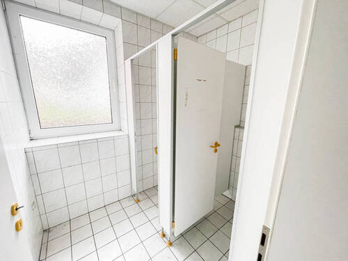 WC Damen Lagerhalle - 