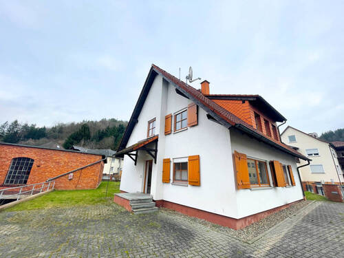 Haus Innenhof - Grundstück in Rödental / Mittelberg zum Kaufen