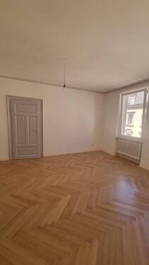 Wohnraum - Etagenwohnung mit 117,00 m&sup2; in Nürnberg zur Miete