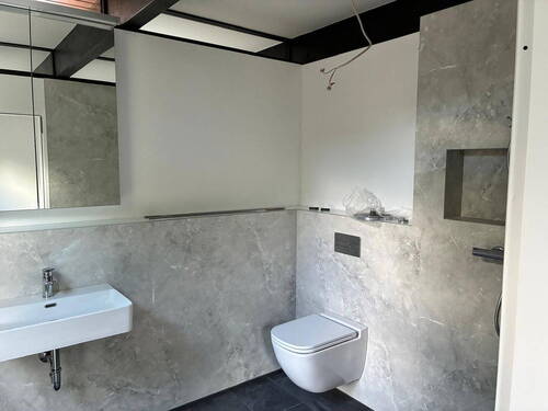 Hauptbad mit Dusche - 