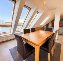 Erholung pur mit Wasserblick - diese Traumwohnung erwartet Sie + EBK + Stellplatz und Dachterrasse - Berlin Grünau