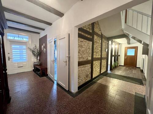 Eingangsbereich und Flur - 