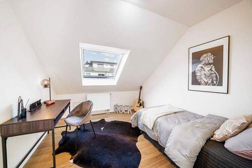 KINDER-/ ARBEITSZIMMER - 