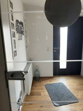 Seitenansicht mit Treppenaufgang DG - 