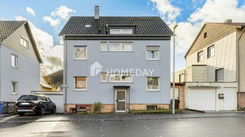 Außenansicht 2 - Viel Platz für die Familie - 8-Zimmer-Einfamilienhaus mit Garten, Terrasse und 2 Bädern