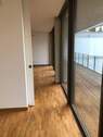 Wohnen, Blick zum Balkon - 