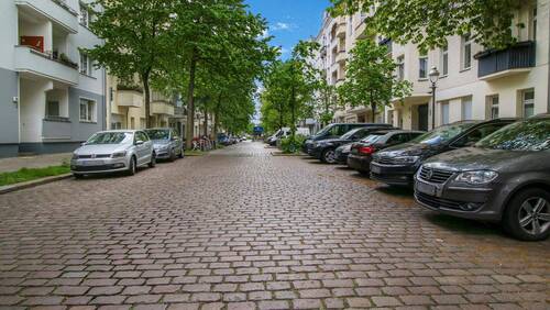 Straßenansicht - 1 Zimmer Etagenwohnung zum Kaufen in Berlin