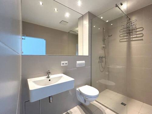 Badezimmer - 1 Zimmer Etagenwohnung zum Kaufen in Berlin
