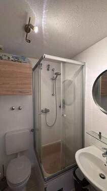 Bad mit Dusche - 