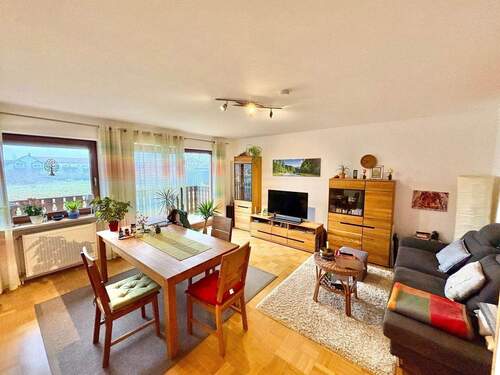 gemütlicher Wohn- und Essbereich - Etagenwohnung mit 73,00 m&sup2; in Plattling zum Kaufen