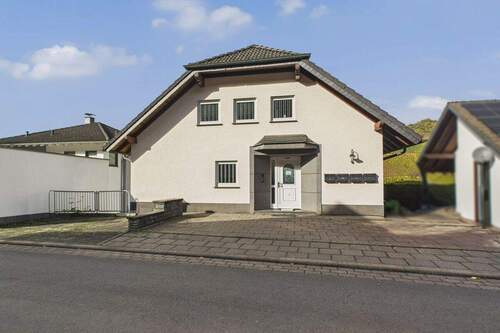 Außenfoto - 2 Zimmer Mehrfamilienhaus, Wohnhaus in Treis-Karden