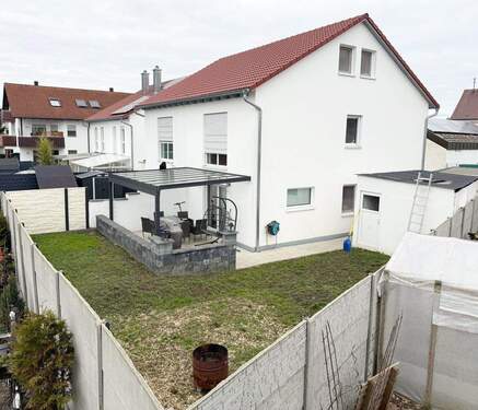 Hauzsansicht Seitlich 2.jpeg - 5 Zimmer Doppelhaushälfte zum Kaufen in Lauingen (Donau)