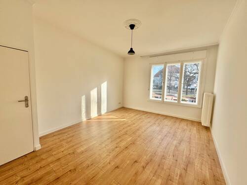 Wohnzimmer - 2 Zimmer Etagenwohnung zum Kaufen in Berlin