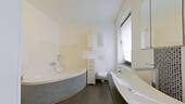 Badezimmer EG - Mehrfamilienhaus, Wohnhaus mit 196,30 m² in Mülheim zum Kaufen
