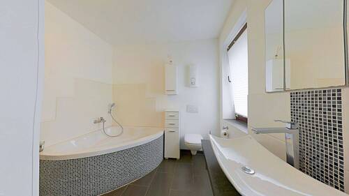 Badezimmer EG - Mehrfamilienhaus, Wohnhaus mit 196,30 m² in Mülheim zum Kaufen