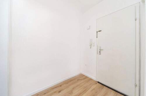 Flur - Etagenwohnung mit 38,00 m² in Köln zum Kaufen