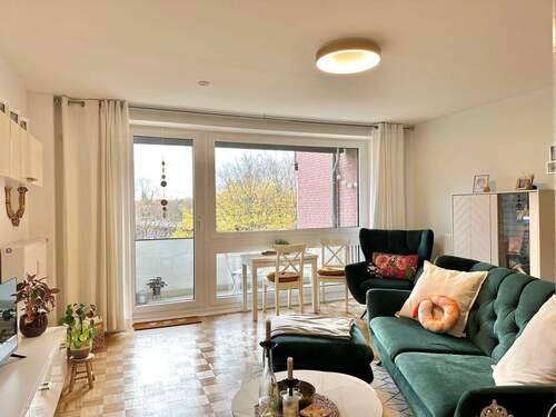 Wohnzimmer - 2 Zimmer Etagenwohnung zum Kaufen in Hamburg