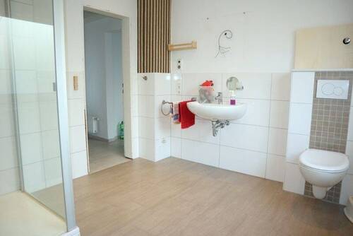 Tageslicht-Bad im Erdgeschoss ... - 