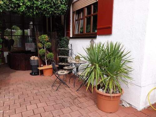 Terrasse - 6 Zimmer Mehrfamilienhaus, Wohnhaus in Monheim