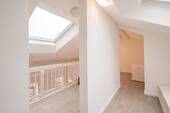 Empore über Wohn-Schlafzimmer - 