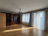 Wohnzimmer im EG - 6 Zimmer Einfamilienhaus zum Kaufen in Neumarkt-Sankt Veit