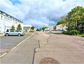 Außenansicht mit Straße - 