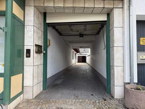 Torzufahrt Straße - 4 Zimmer Mehrfamilienhaus, Wohnhaus zum Kaufen in Niederkassel