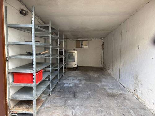 Garage - Mehrfamilienhaus, Wohnhaus mit 95,00 m² in Niederkassel zum Kaufen