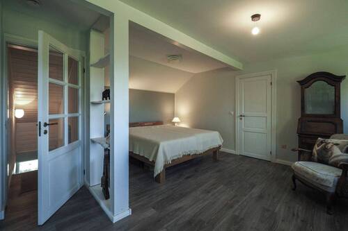 schickes Zimmer unterm Dach - 