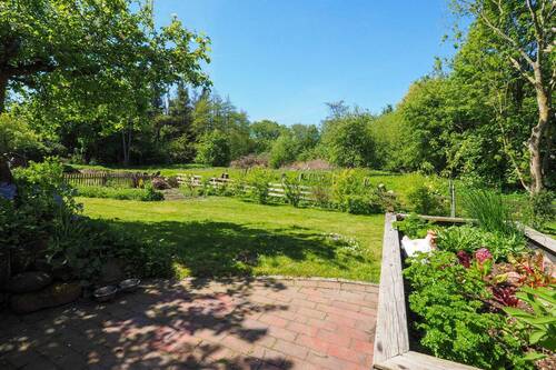 herrliche Gartenidylle - 