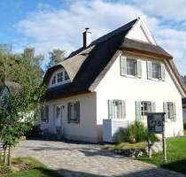 Elegantes Ferienhaus unter Reet mit privater Sauna und Sonnenterrasse - Glowe