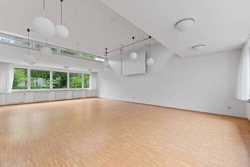 Großer Raum (UG) - Einfamilienhaus in Stuttgart / Heumaden