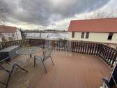 OG - Terrasse mit Teichblick - 