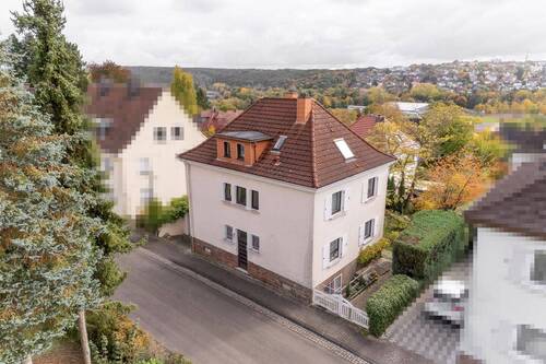 Hausansicht - Gepflegtes Ein - Zweifamilienhaus in Bestlage mit Potential