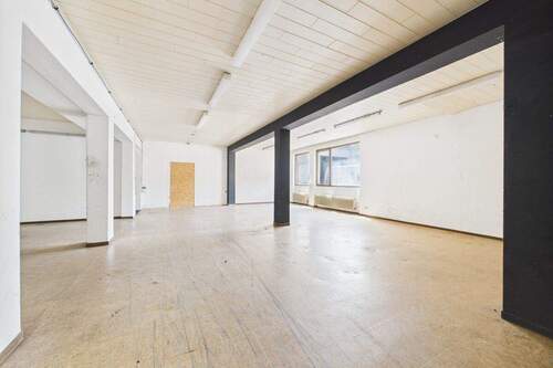 Ausstellungsfläche - 