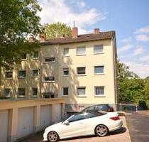 Wohnen in Rheinnähe: Gut geschnittene 3-Zimmer-Wohnung mit Balkon in Zündorf - Köln