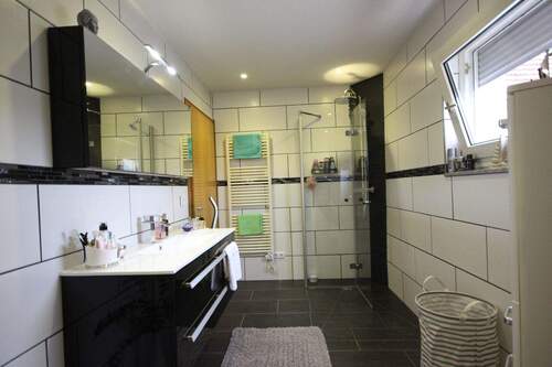 Badezimmer Erdgeschoss - 