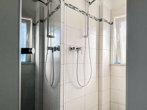 Dusche 1. OG - 
