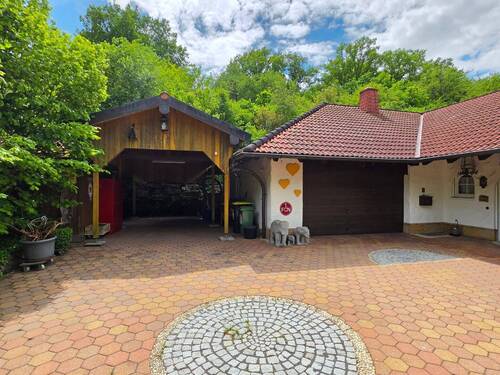 Garage & großes Carport - Einfamilienhaus mit 165,00 m&sup2; in Untersiemau zum Kaufen