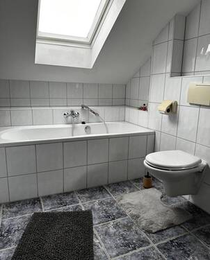 Badezimmer Bild 2 - Einfamilienhaus mit 145,00 m² in Winhöring zum Kaufen